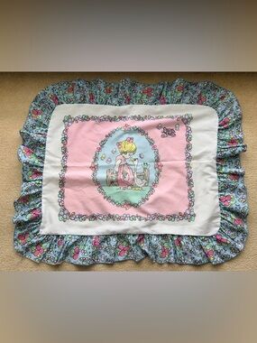PRECIOUS MOMENTS Vintage 1990’s Pastel Pink/Blue/Green Ruffled Pillow Case